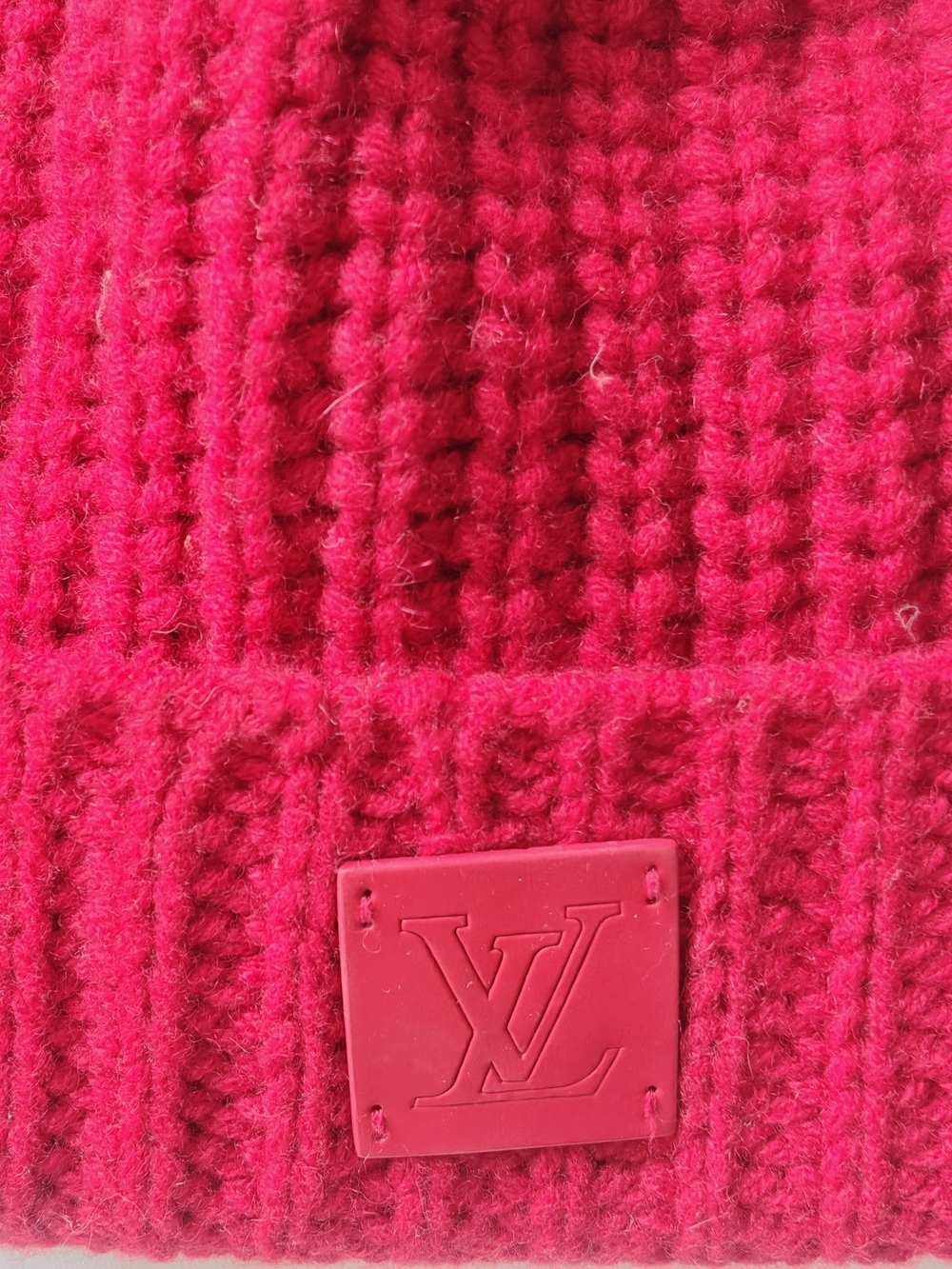 Louis Vuitton Red Ribbed Knit Beanie - Picture 7 of 8